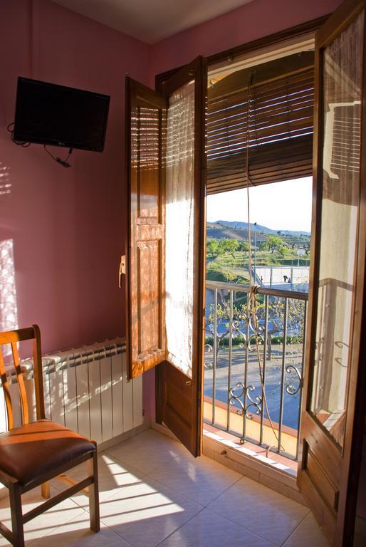 Hostal Elvira Gratallops Εξωτερικό φωτογραφία